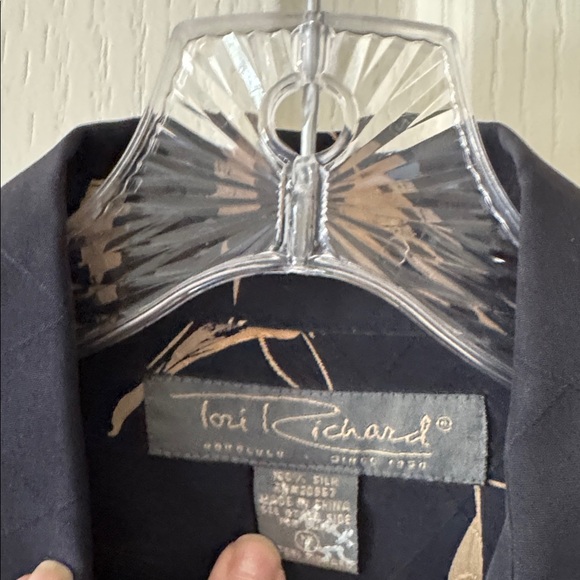 Tori Richard Black and Tan Floral Shirt - Picture 4 of 4